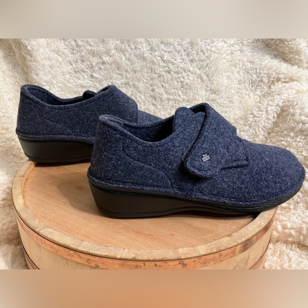 Euc Finn Comfort Adelboden Dark Blue Wool Strap Casual Women's 38 Eu/ 7 Us